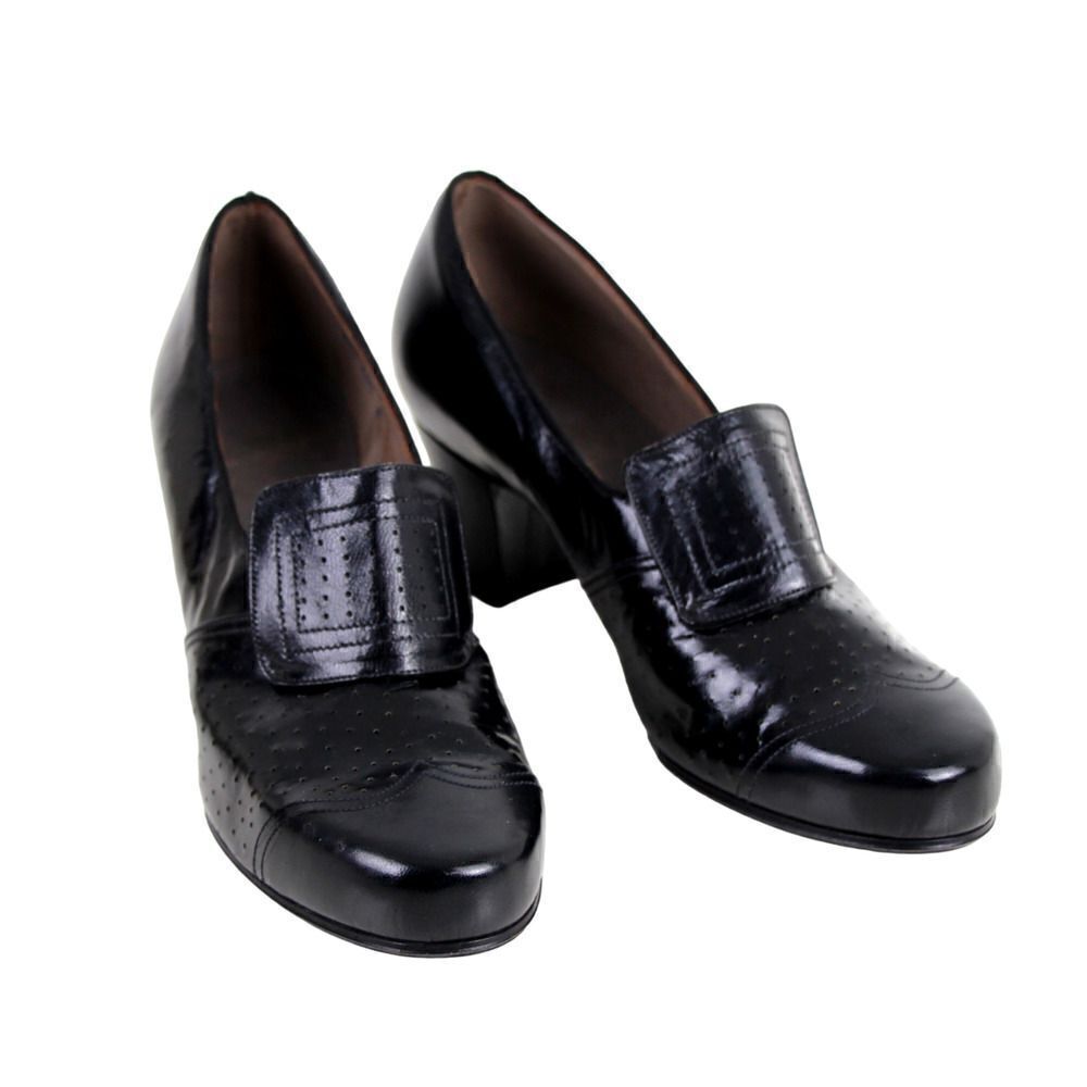 VINTAGE PERFORATED BLACK GENUINE LEATHER MID HEEL ROUND TOE PULL ON SHOES Sz 4D